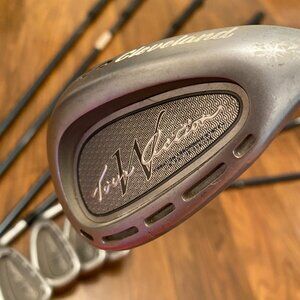 Cleveland Tour Action TA7 Women’s Flex Iron 4,5,6,7,8,9,P,S Golf Club Set -Right